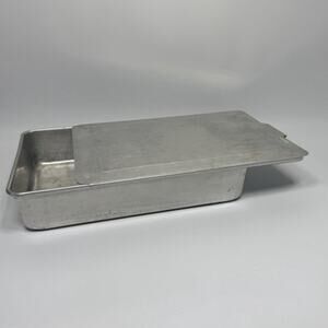 Mirro | Kitchen | Mirro Aluminum Cake Pan With Slide On Lid Model 5488m ...